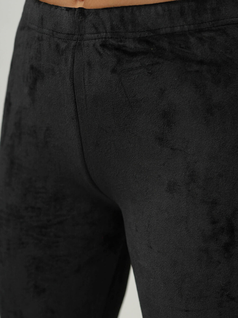 Дамско велурени спортни панталони черно OZONEE JS/92K521/3