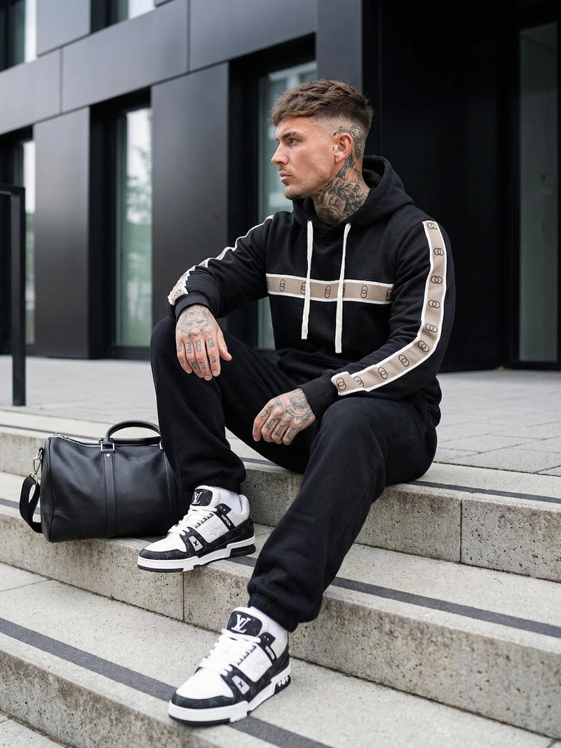 Мъжки суитшърт с качулка черен OZONEE JS/8B1729/3Z