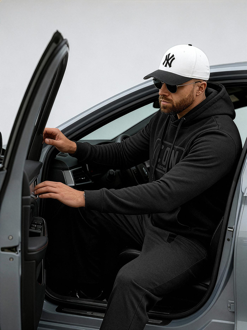 Мъжки суитшърт с качулка черен OZONEE JS/8B1975/3