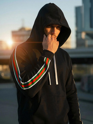 Мъжки суитшърт с качулка черен OZONEE JS/8B1731/3